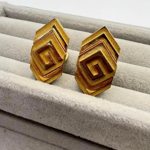 Givenchy Vintage G Logo Gold Clip-on Earrings - Picture 1 of 8